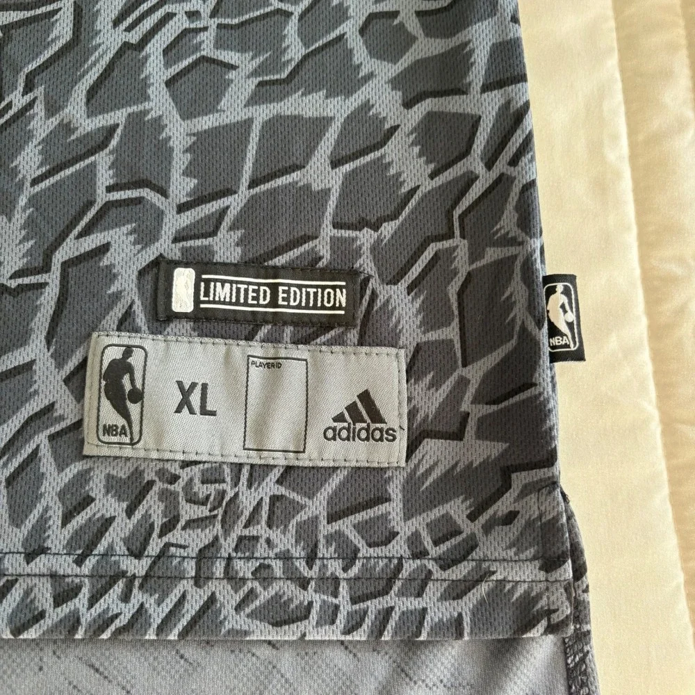 Adidas NBA New York Knicks #7 Limited Edition‎ Basketball Jersey Boys XL